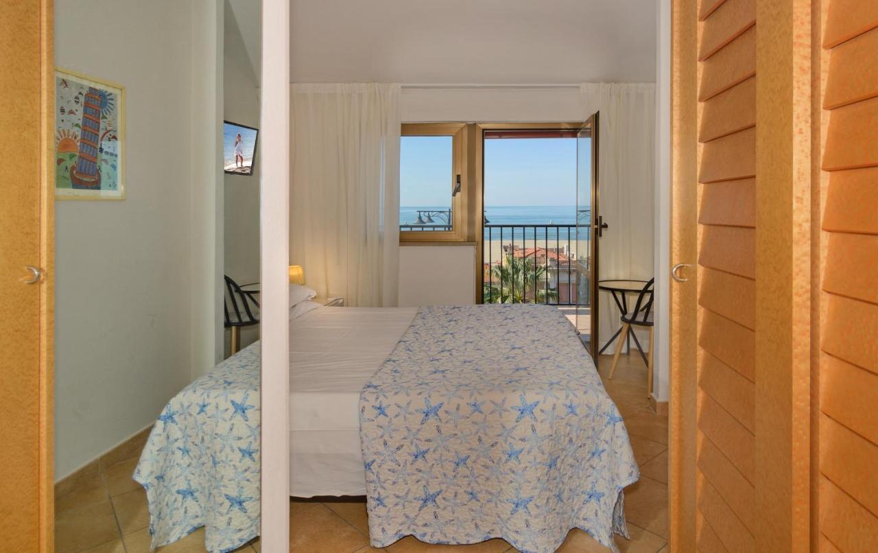 Hotel Bella Riviera Lungomare Viareggio Extérieur photo