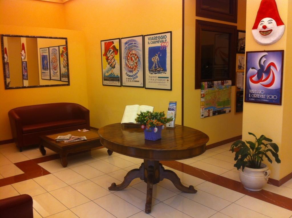 Hotel Bella Riviera Lungomare Viareggio Extérieur photo