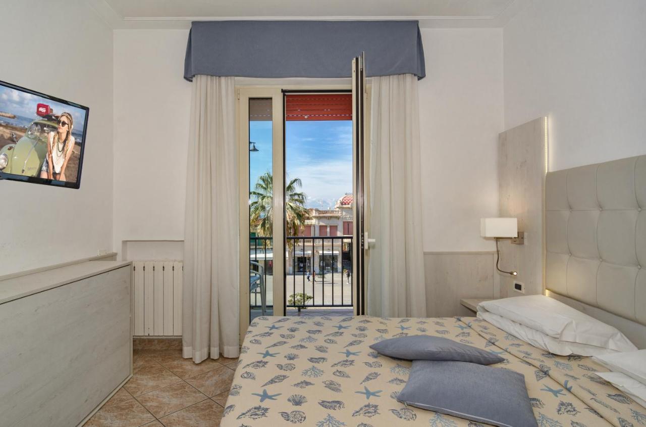 Hotel Bella Riviera Lungomare Viareggio Extérieur photo